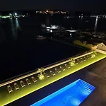 Royal Dutch Lux 4 Трогир