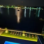 Royal Dutch Lux 4 Апартаменты
