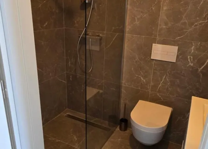 Royal Dutch Lux 4 * טרוגיר