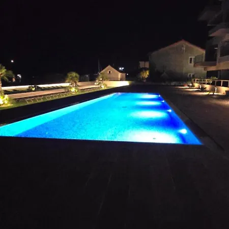 Royal Dutch Lux 4 Apartamento *